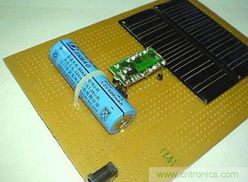 微型太陽能供電板DIY，給手電筒收音機(jī)供電
