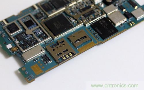 拆解4G新機(jī)索尼M35t：用料十足，易于維修
