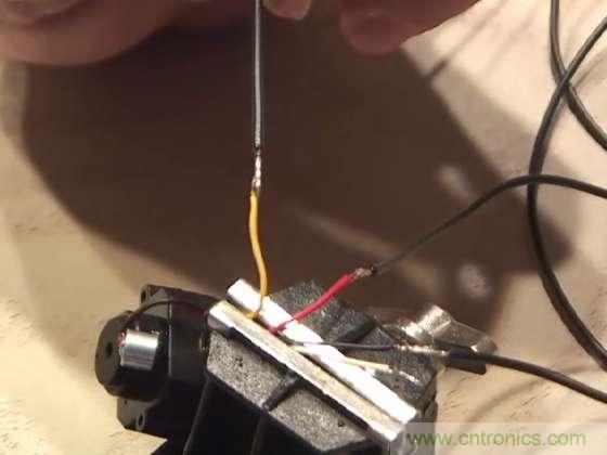 DIY：40刀，教你自制能“偷拍”的太陽鏡