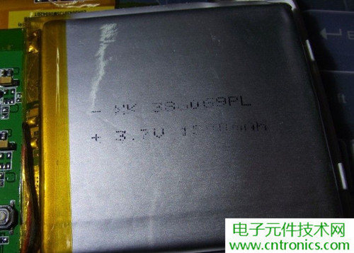 探秘電子紙！一款電紙書的電子墨水屏拆解