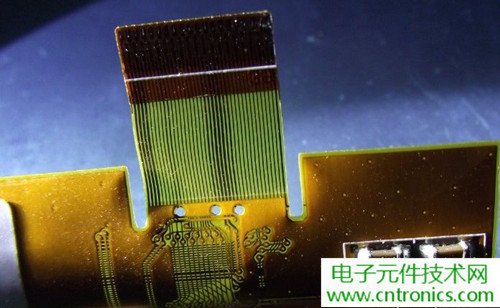 探秘電子紙！一款電紙書的電子墨水屏拆解
