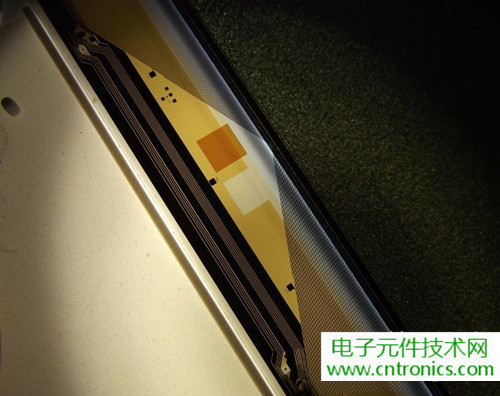 探秘電子紙！一款電紙書的電子墨水屏拆解