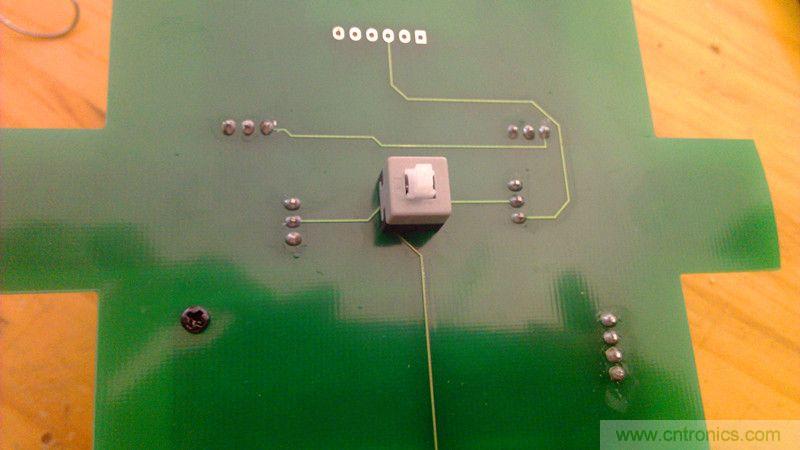 牛人力作！PCB版藍(lán)牙智能小車DIY
