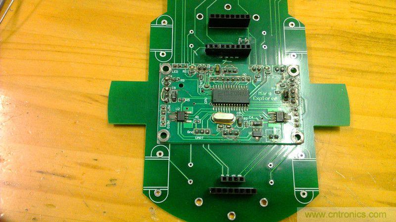 牛人力作！PCB版藍(lán)牙智能小車DIY