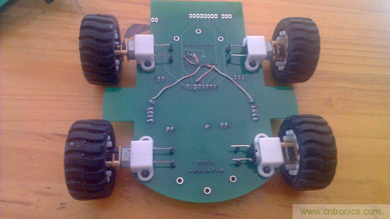 牛人力作！PCB版藍(lán)牙智能小車DIY