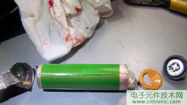 筆記本電池拆解，探秘電池內(nèi)部結(jié)構(gòu)