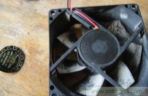 創(chuàng)意DIY！迷你風(fēng)力發(fā)電機(jī)！