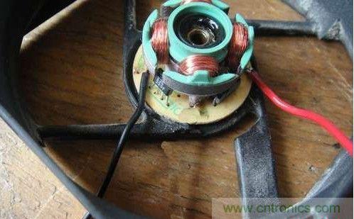 創(chuàng)意DIY！迷你風(fēng)力發(fā)電機(jī)！