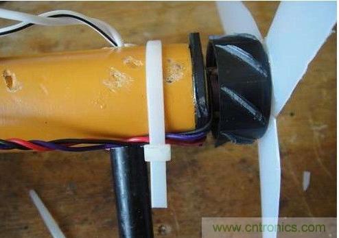 創(chuàng)意DIY！迷你風(fēng)力發(fā)電機(jī)！