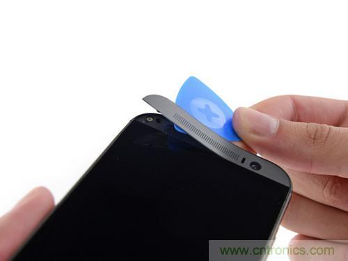 牛人強(qiáng)拆！新HTC One(M8)真機(jī)精密做工難修理