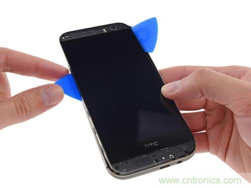 牛人強(qiáng)拆！新HTC One(M8)真機(jī)精密做工難修理