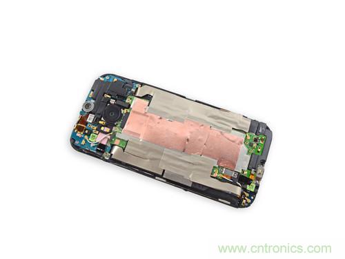牛人強(qiáng)拆！新HTC One(M8)真機(jī)精密做工難修理
