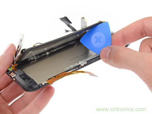 牛人強(qiáng)拆！新HTC One(M8)真機(jī)精密做工難修理