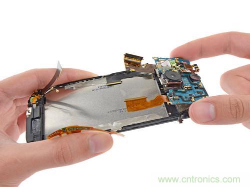 牛人強(qiáng)拆！新HTC One(M8)真機(jī)精密做工難修理