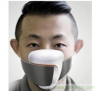 Frog Design 開發(fā)了一款可搭配手機應(yīng)用程序使用的智能口罩概念原型，內(nèi)建粒子傳感器，能警告使用者何時該戴上口罩