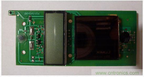 圖5：移開電池后的PCB另一面。