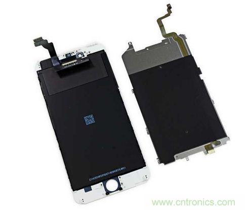 iPhone 6 Plus搭載的高清LED屏幕尺寸為5.5英寸，像素密度為401ppi，并采用了IPS（平面轉(zhuǎn)換）技術(shù)。（來源：iFixit）