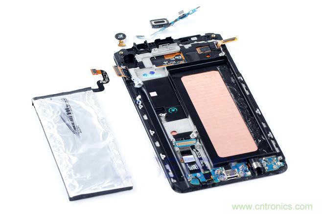 Galaxy Note5拆解，與S系列差距日漸模糊