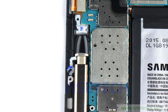 Galaxy Note5拆解，與S系列差距日漸模糊