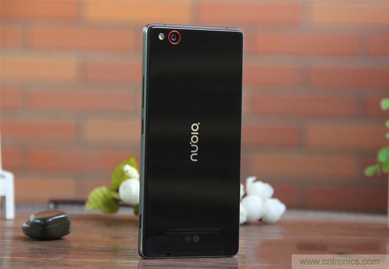 無(wú)邊框的 nubia Z9 ，一款既有驚喜，又有驚艷的智能手機(jī)