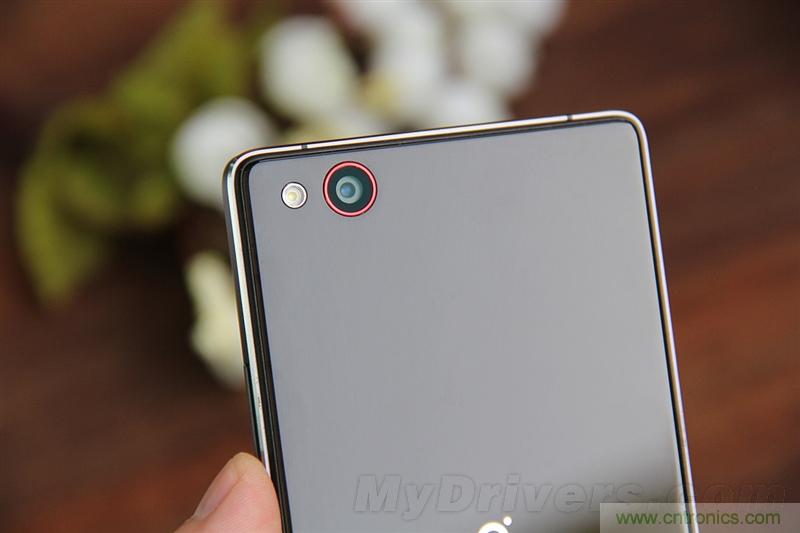 無(wú)邊框的 nubia Z9 ，一款既有驚喜，又有驚艷的智能手機(jī)