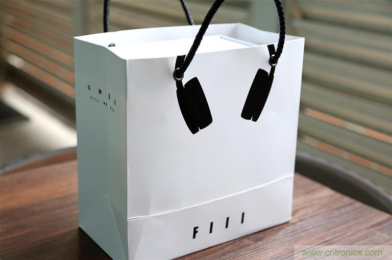 頭條哥的夢(mèng)想之作！FIIL耳機(jī)能讓汪峰上頭條否？