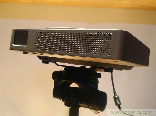 無屏電視時代已然來臨，客廳你做好準備了嗎？