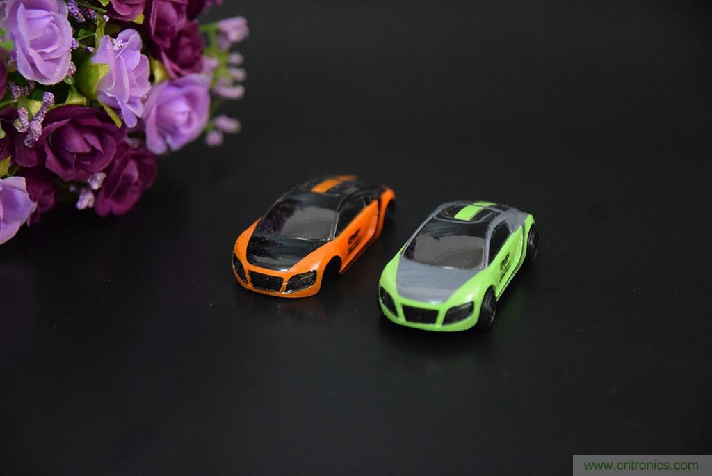 虛擬與現(xiàn)實(shí)相結(jié)合的飛車游戲，讓你體驗(yàn)速度與激情的碰撞！