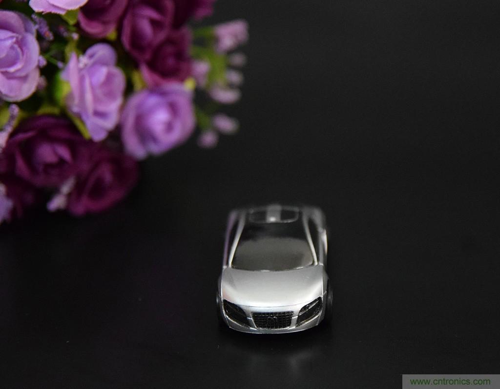 虛擬與現(xiàn)實(shí)相結(jié)合的飛車游戲，讓你體驗(yàn)速度與激情的碰撞！