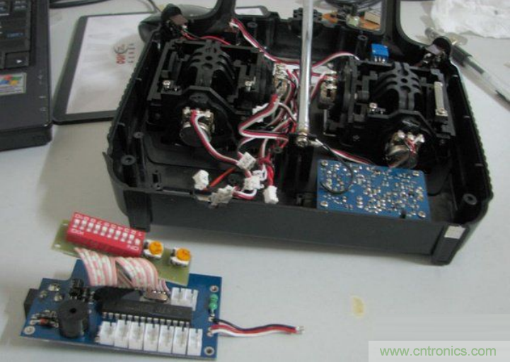 無人機(jī) DIY 制作全過程，酷得不要不要的！