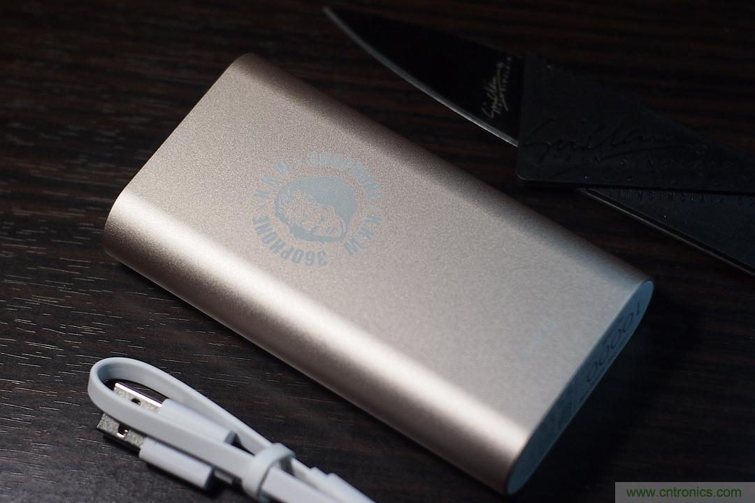 移動電源也玩雙引擎？快到你想象不到