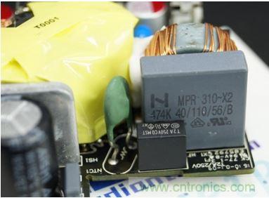 69元小米4口USB充電器詳細(xì)拆解，看完你也能DIY一個(gè)
