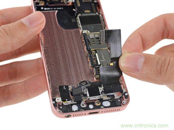 有什么地方?jīng)]有變？iPhone SE真機拆解