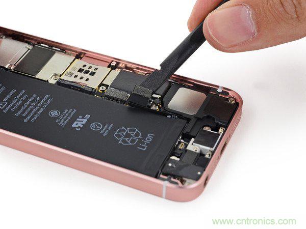 有什么地方?jīng)]有變？iPhone SE真機拆解