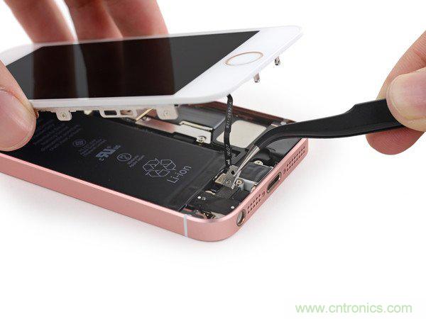 有什么地方?jīng)]有變？iPhone SE真機拆解