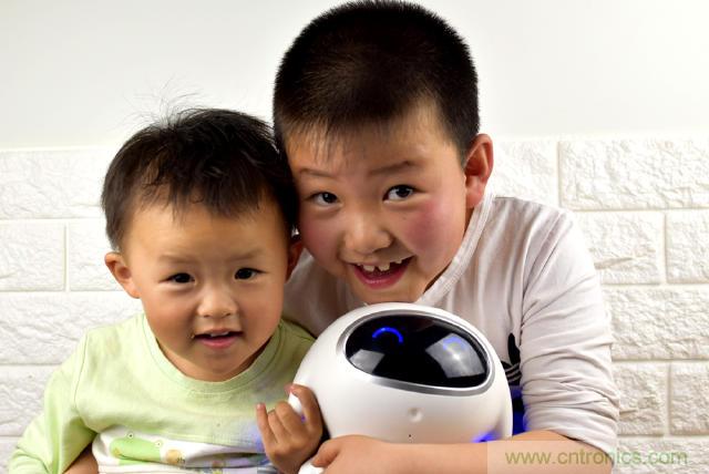“爸爸再不陪我，我就長(zhǎng)大了”——小騰機(jī)器人