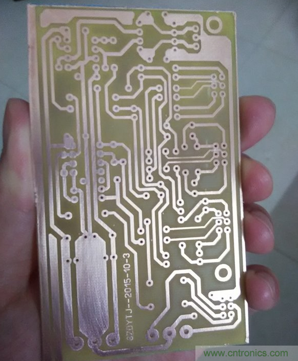 嘗試了四次PCB制作， 最后一發(fā)算是成功了