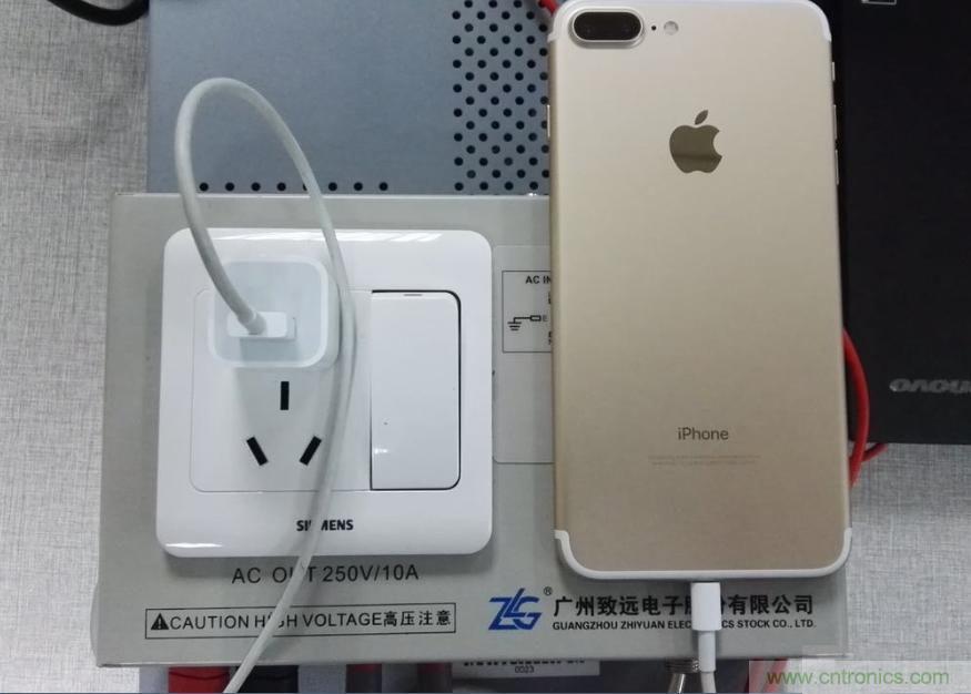 “瘋7”手機充電實測：為何沿用傳統(tǒng)充電模式？