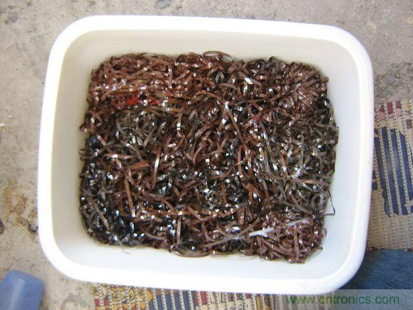 藝術(shù)源于生活，用生活中的物件也能制作磁流體