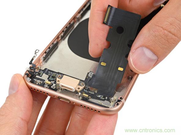 iPhone 8首拆：無(wú)線充電版本的iPhone 7？