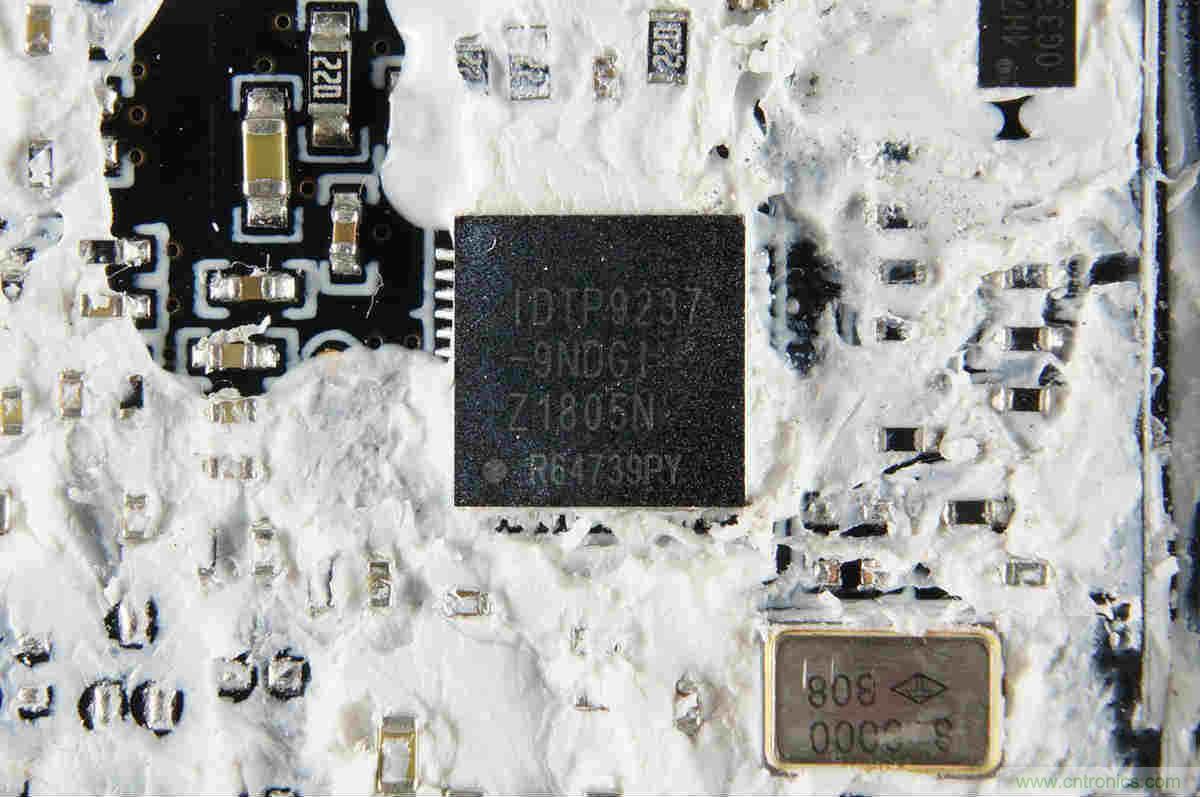 拆解對(duì)比：系出同門，小米、紫米無線充電器的差別有多大？