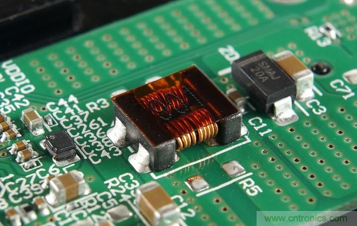 拆解對(duì)比：系出同門，小米、紫米無線充電器的差別有多大？