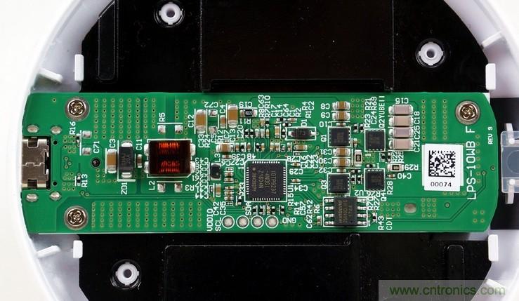 拆解對(duì)比：系出同門，小米、紫米無線充電器的差別有多大？