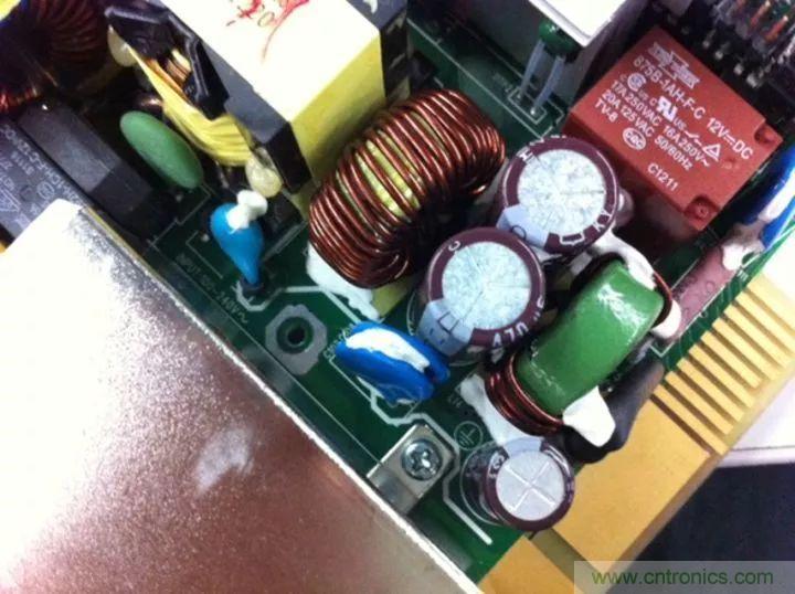 了解電容，讀這一篇就夠了
