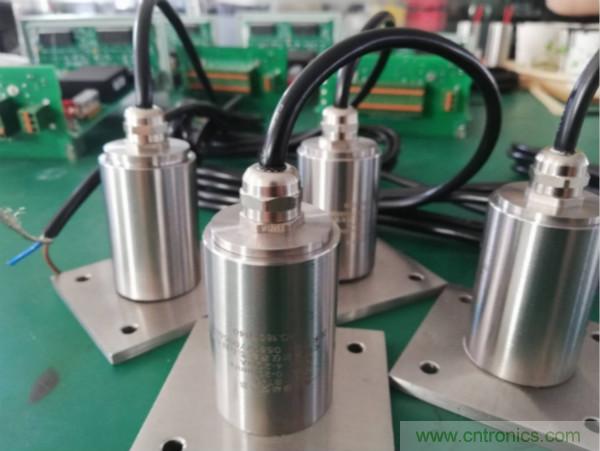 振動傳感器的機電變換原理？主要的分類有哪些？