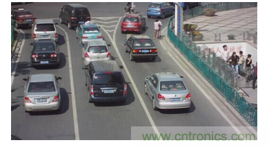 如何在車流涌動的道路上運(yùn)用監(jiān)控系統(tǒng)？