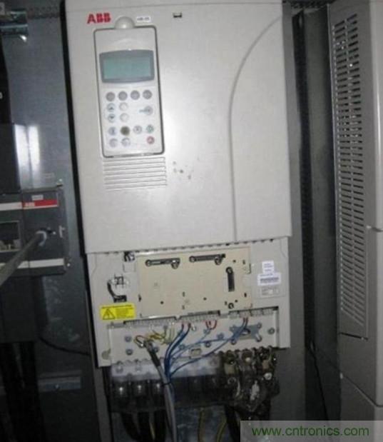 變頻器的輸出頻率調(diào)高，那么輸出電壓將如何提高？